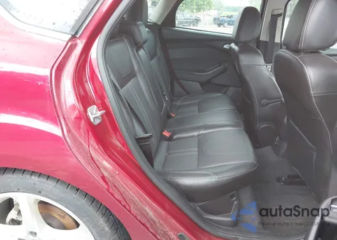 2014 Ford Focus Titanium из США, поврежденный, VIN 1FADP3N22EL374730